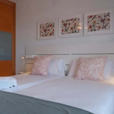 Av Avda. Costa 108 * Χιχόν