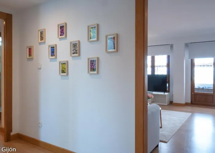 Av Avda. Costa 108 *