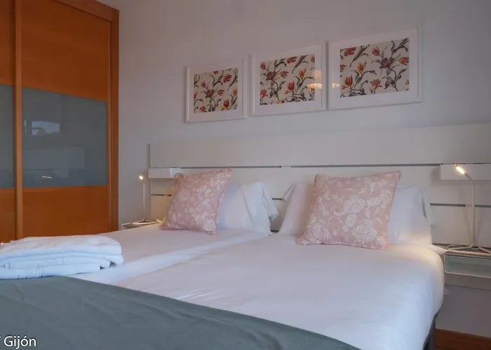 Av Avda. Costa 108 * Хіхон