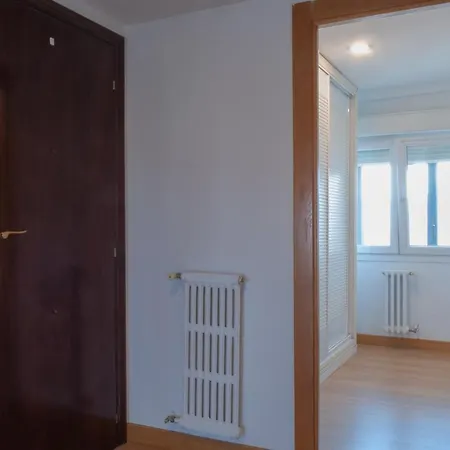 Av Avda. Costa 108 * 기욘