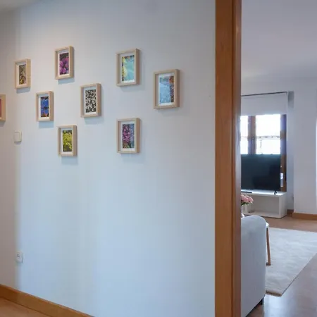 Av Avda. Costa 108 *